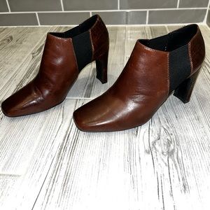 Geox women’s brown booties size 38.5